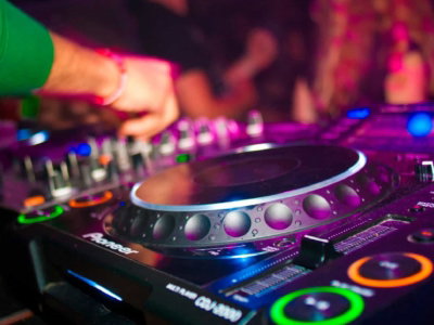 Facebook DJs