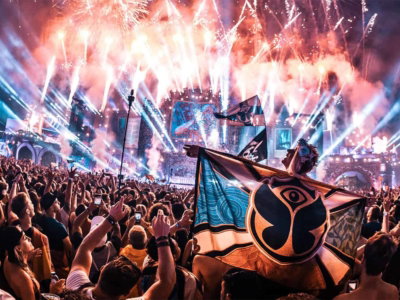Tomorrowland-2022-3-findes