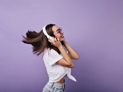 Cómo encontrar un locutor profesional online