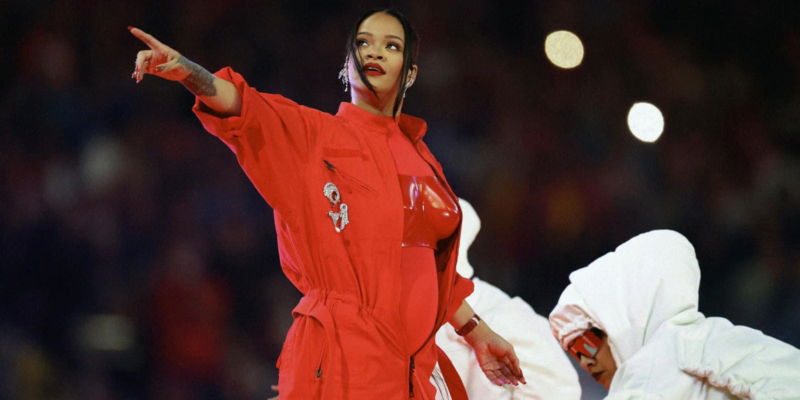 Rihanna en el descanso de la Super Bowl