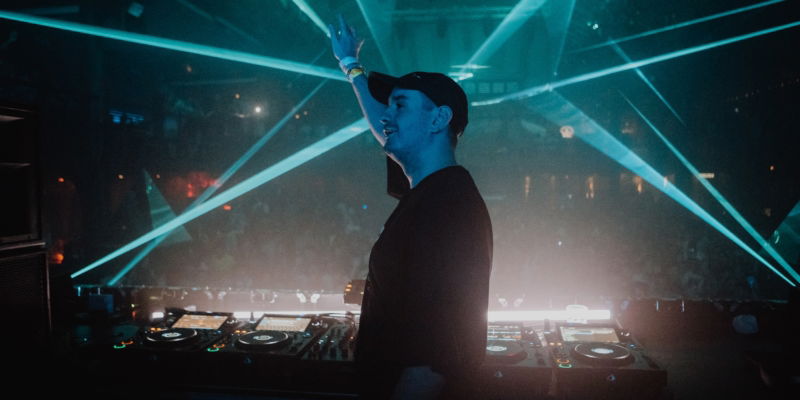 Amnesia Presents Lunes