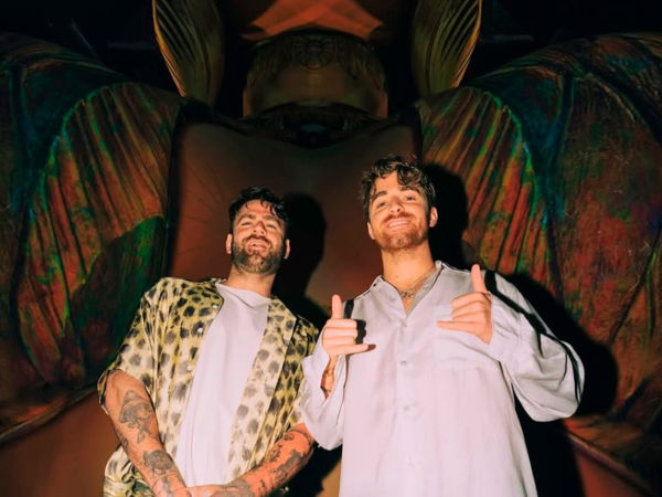 The-Chainsmokers-Something-Just-Like-This-3-billion