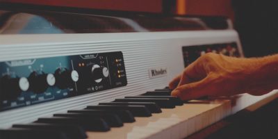 David Guetta muestra como trabaja con el Rhodes MK8