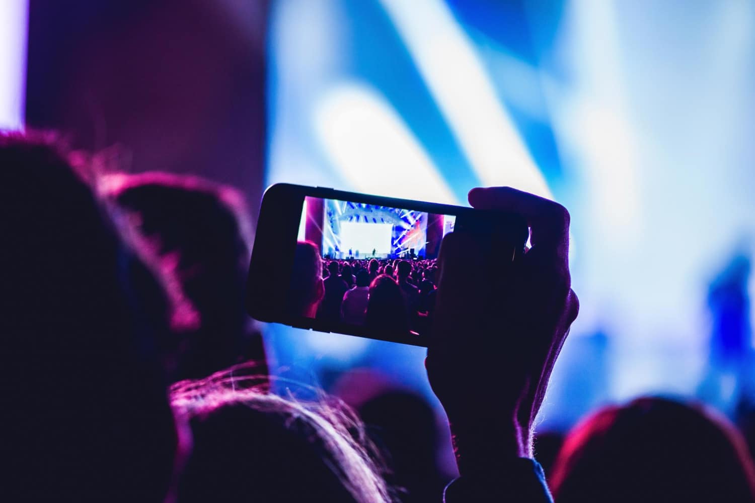 Spotify-Streaming-Festivales-smartphone
