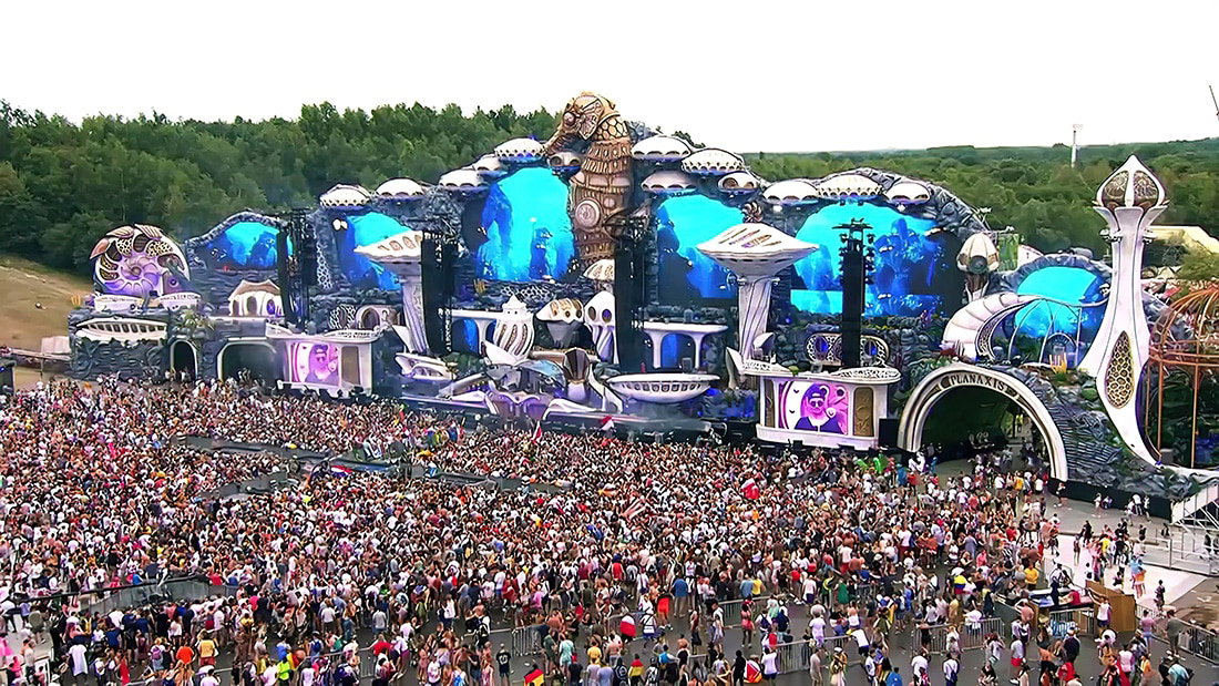 Tomorrowland_2018_mainstage-planaxis
