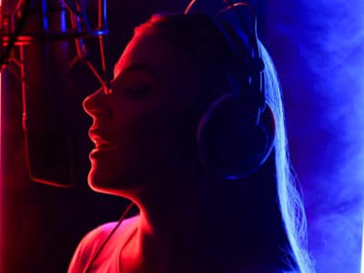 warner-music-ia-demanda-artistas