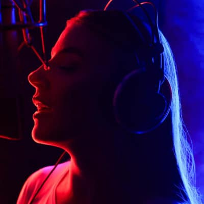 warner-music-ia-demanda-artistas